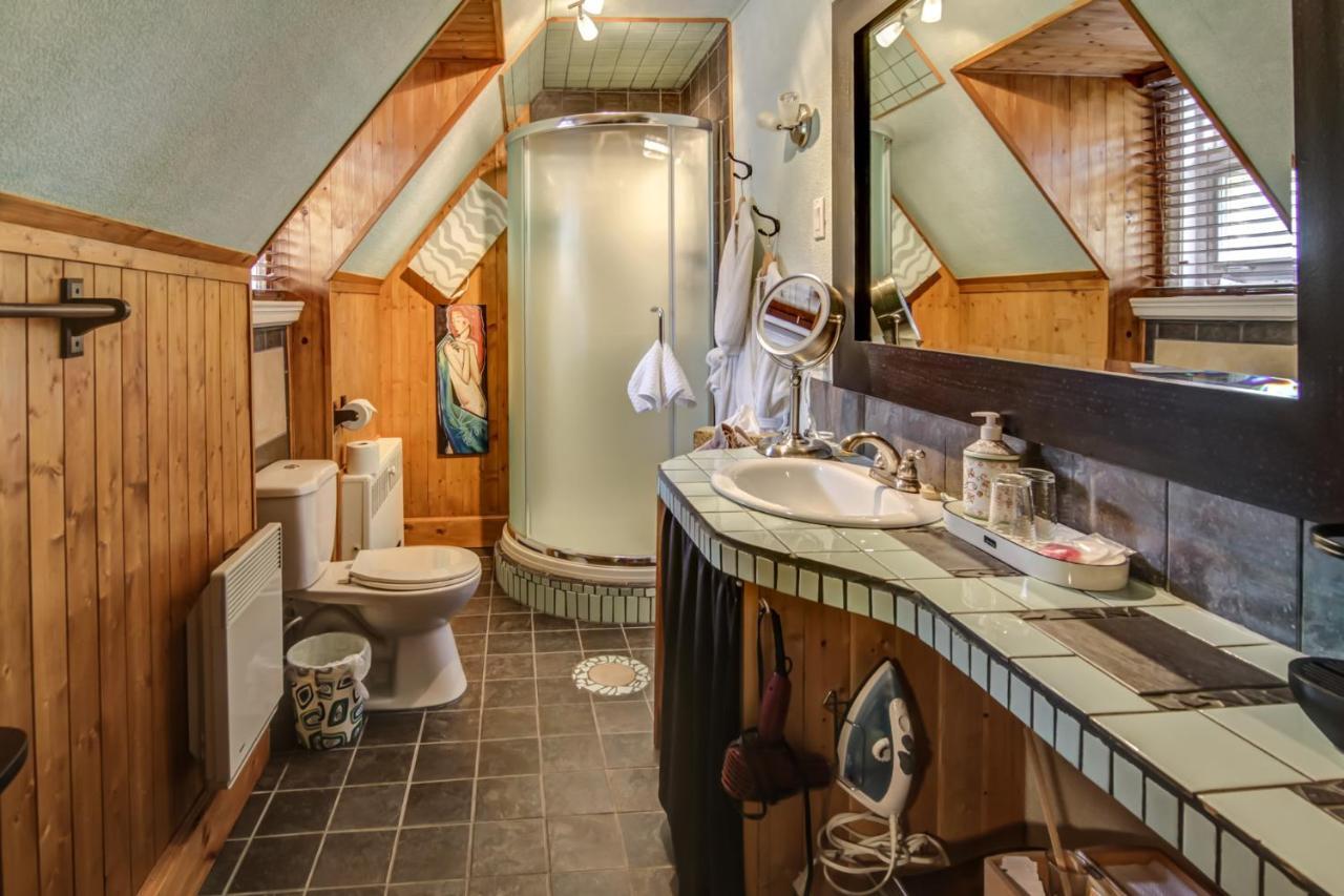 Chateau Murdock Gite Et Esthetique 1950 Chicoutimi Exteriör bild